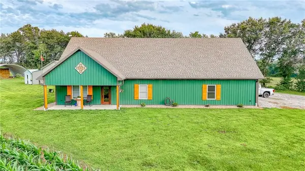 18306 Ozark Lane, Higginsville, MO 64037