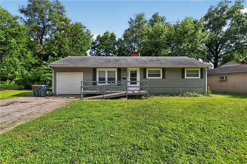 11403 Winchester Avenue, Kansas City, MO 64134 - #1