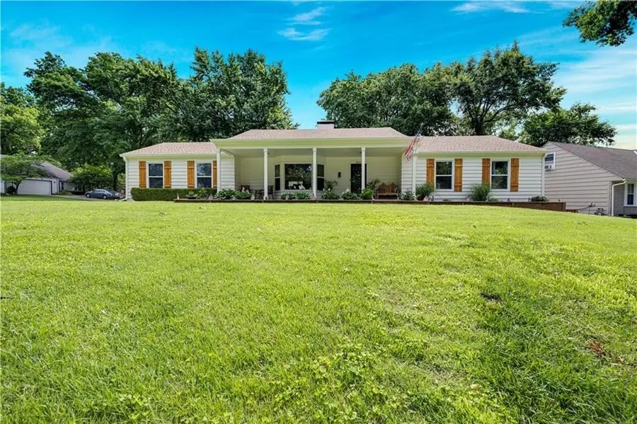 4901 Pawnee Drive, Roeland Park, KS 66205 - #2