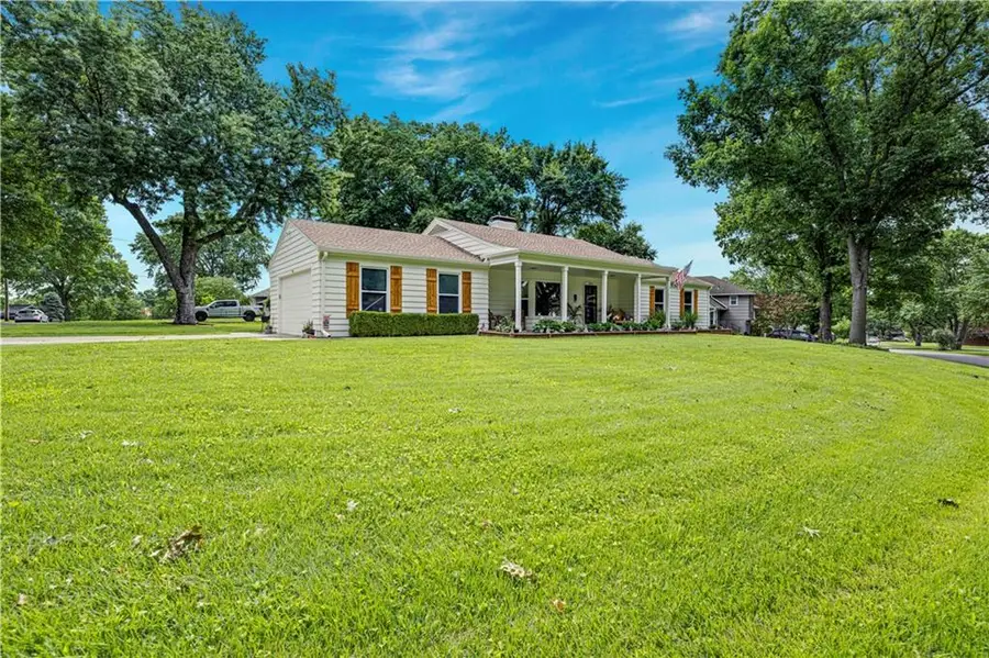 4901 Pawnee Drive, Roeland Park, KS 66205 - #3