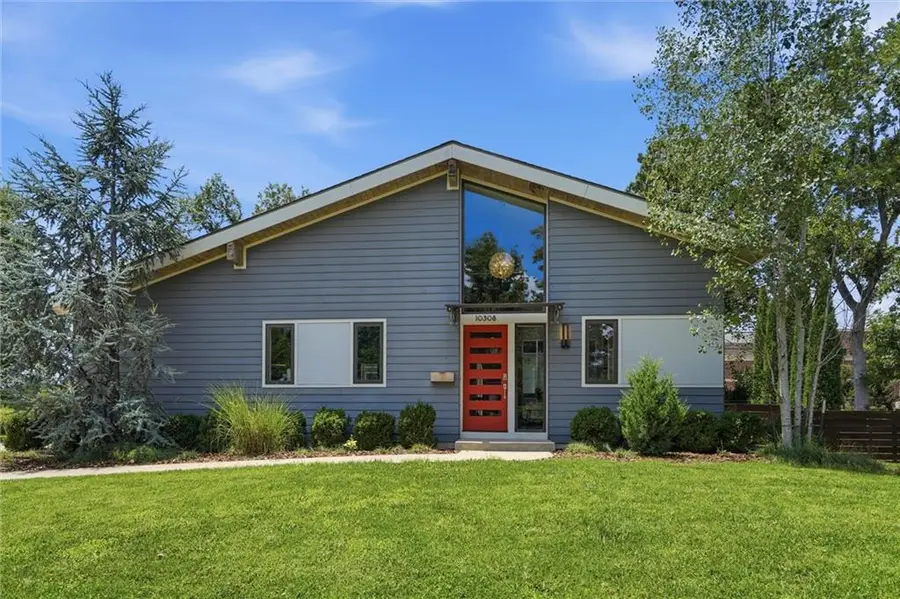 10308 Wenonga Lane, Leawood, KS 66206 - #2