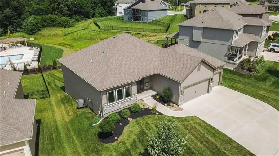 10308 N Corrington Avenue, Kansas City, MO 64156 - #2