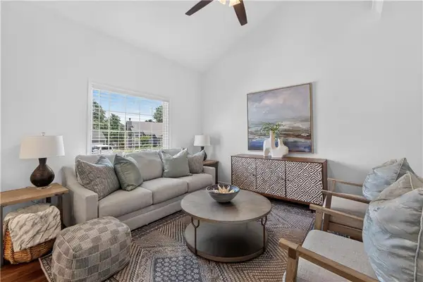 706 Holiday Drive, Lansing, KS 66043