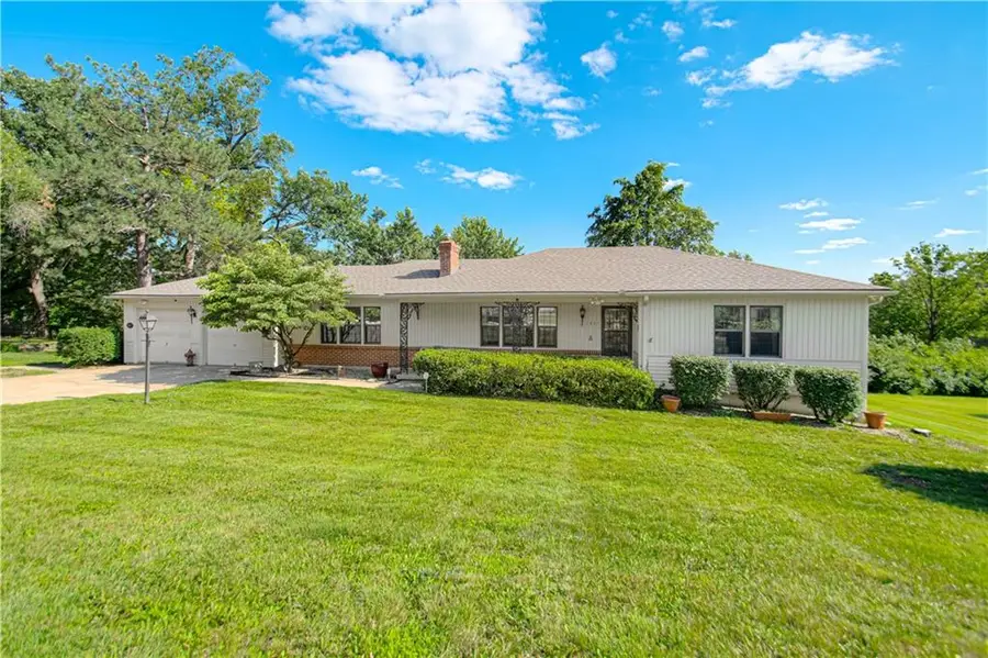 1301 W 100th Terrace, Kansas City, MO 64114 - #2