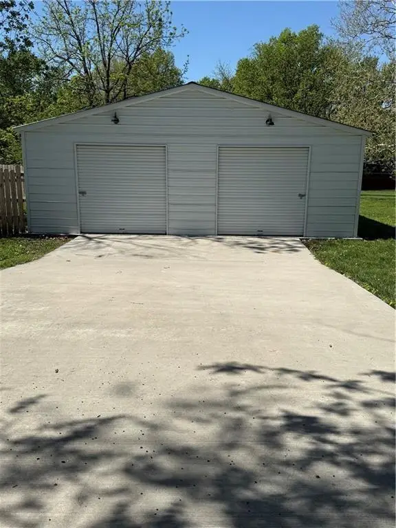 412 A NW Donovan Road, Lees Summit, MO 64063 - #2