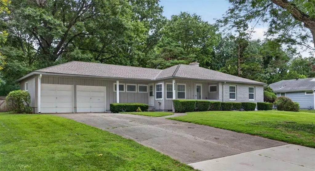 8209 Beverly Street, Prairie Village, KS 66208 - #1