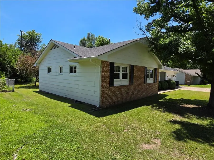 919 W Beech Street, Independence, KS 67301 - #3