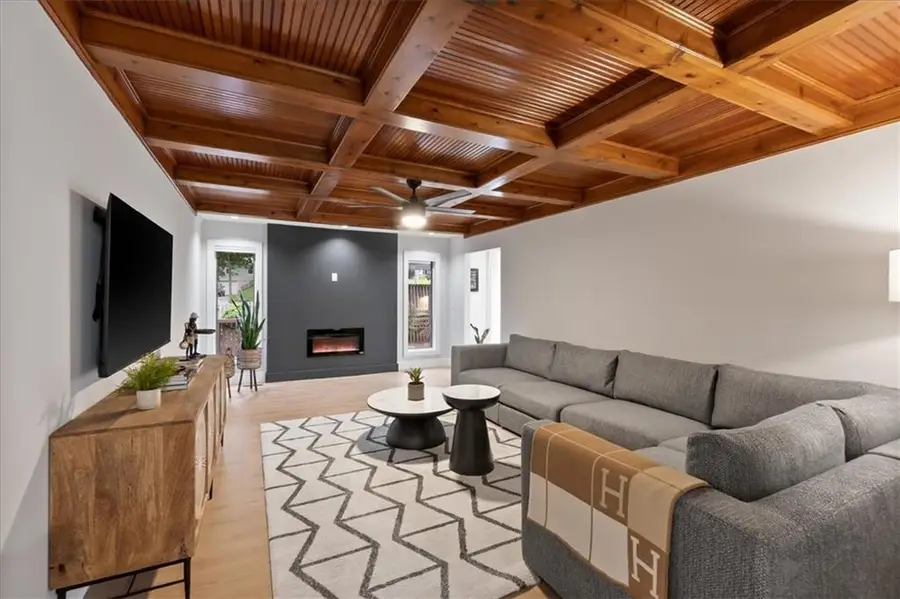 6401 N Park Avenue, Kansas City, MO 64118 - #2