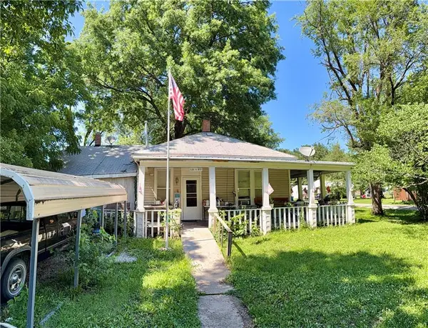 126 W 9th Street, LeRoy, KS 66857
