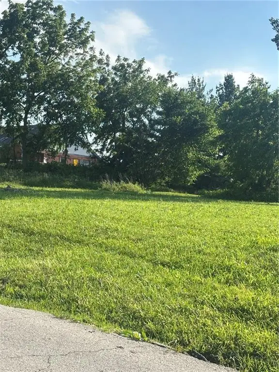 4708 Emery Avenue, Kansas City, MO 64136 - #2