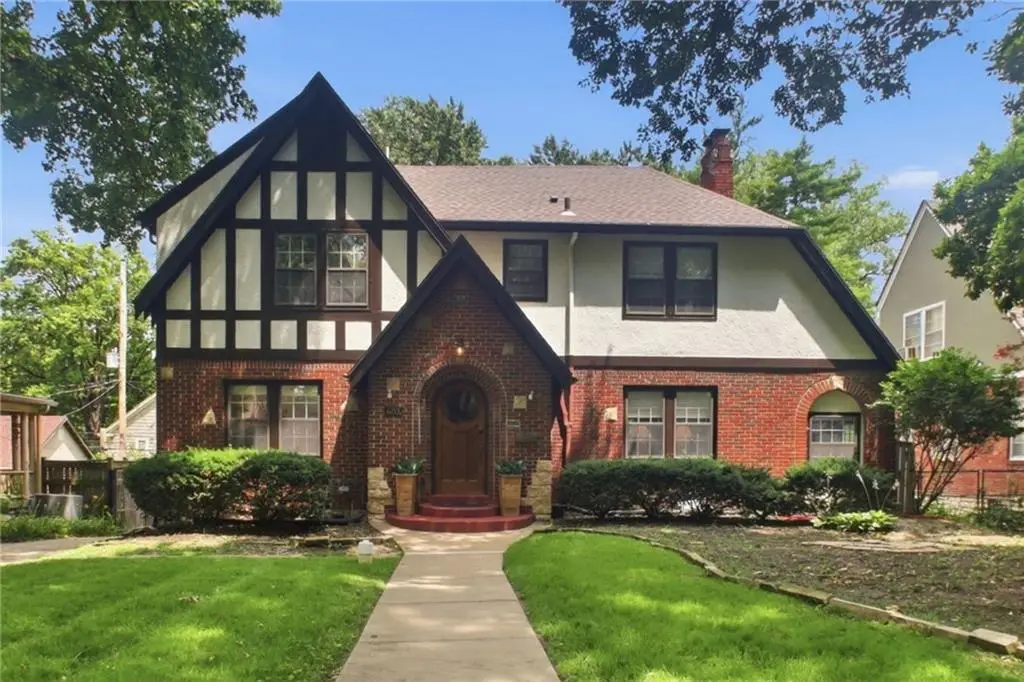 6215 Mcgee Street, Kansas City, MO 64113 - #1