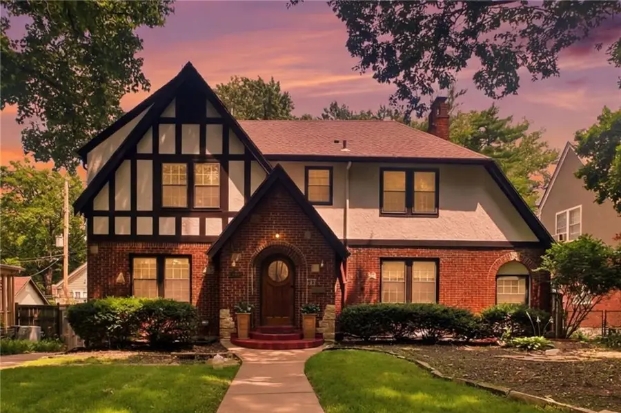 6215 Mcgee Street, Kansas City, MO 64113 - #2