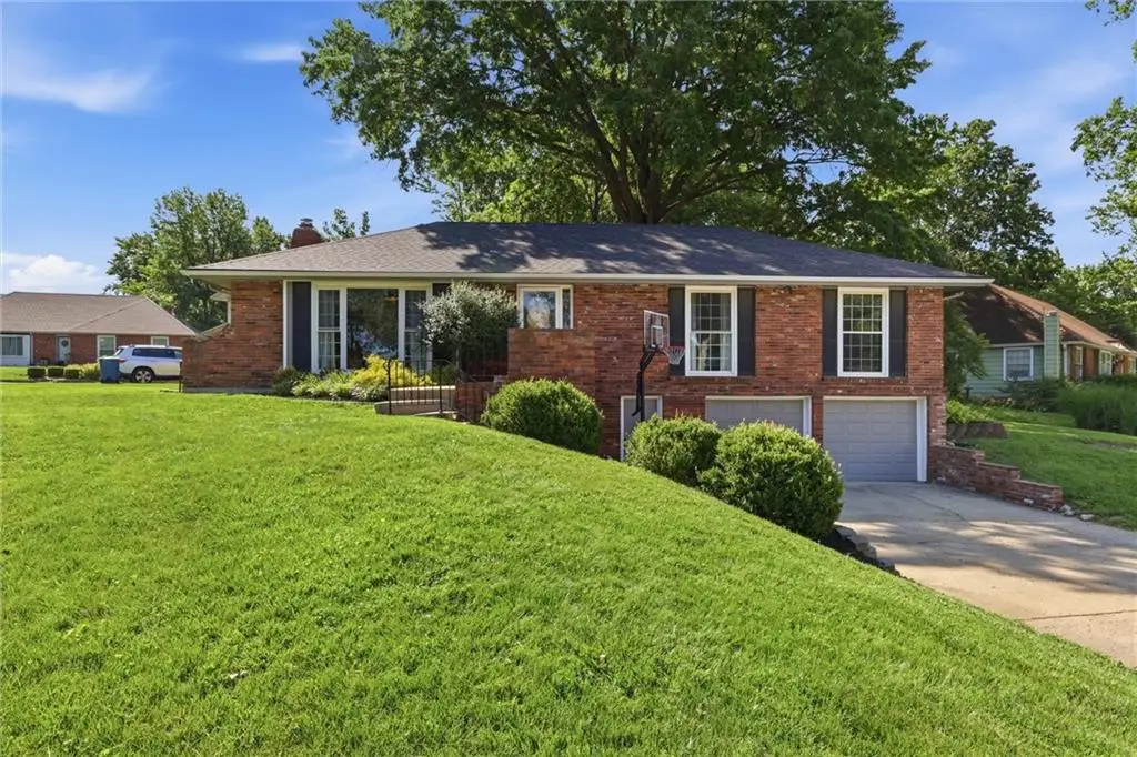 921 Glen Haven Circle, Liberty, MO 64068 - #1