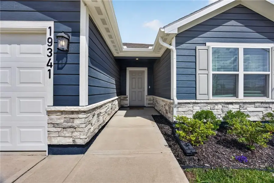 19341 Belford Street, Spring Hill, KS 66083 - #2