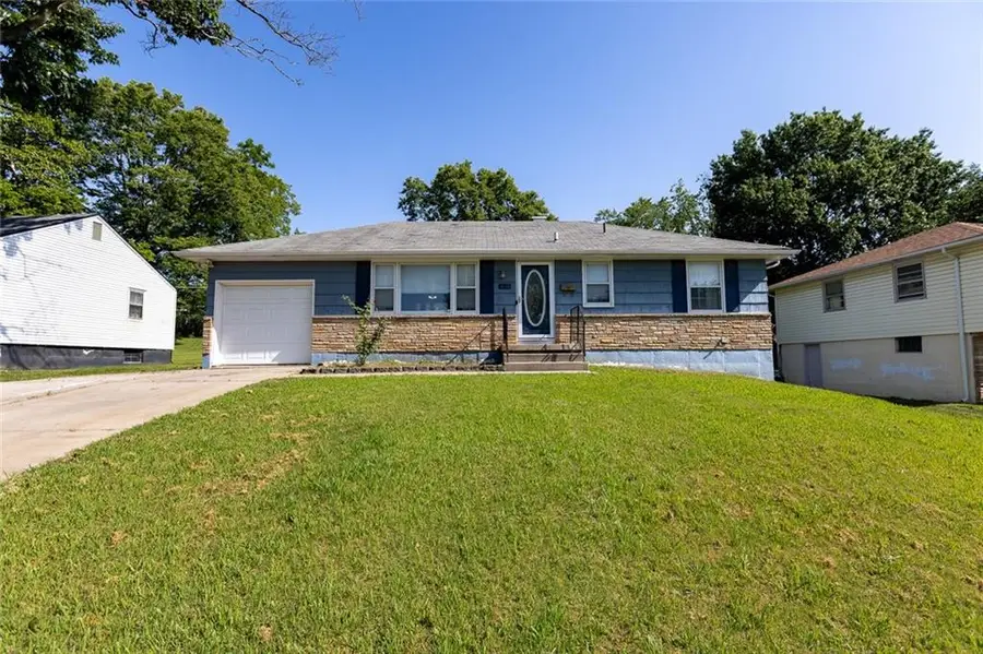 3816 E 72nd Terrace, Kansas City, MO 64132 - #2
