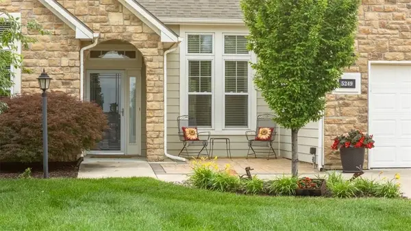 5249 Carson Place, Lawrence, KS 66049