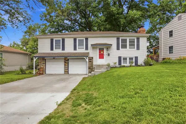 9214 Mastin Street, Overland Park, KS 66212
