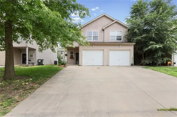 228 N 4th Terrace, Louisburg, KS 66053
