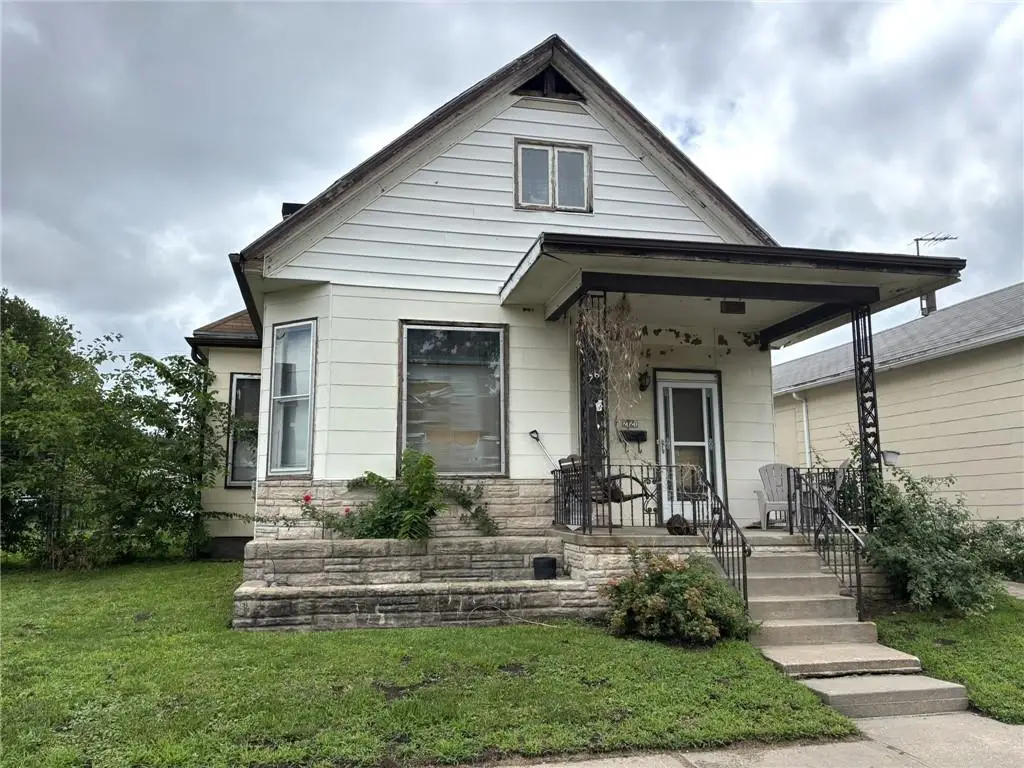 2121 S 10th Street, Saint Joseph, MO 64503 - #1