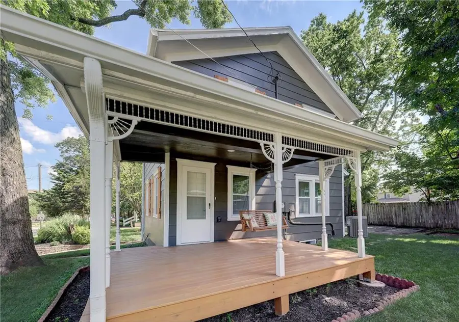 226 S Chestnut Street, Olathe, KS 66061 - #2