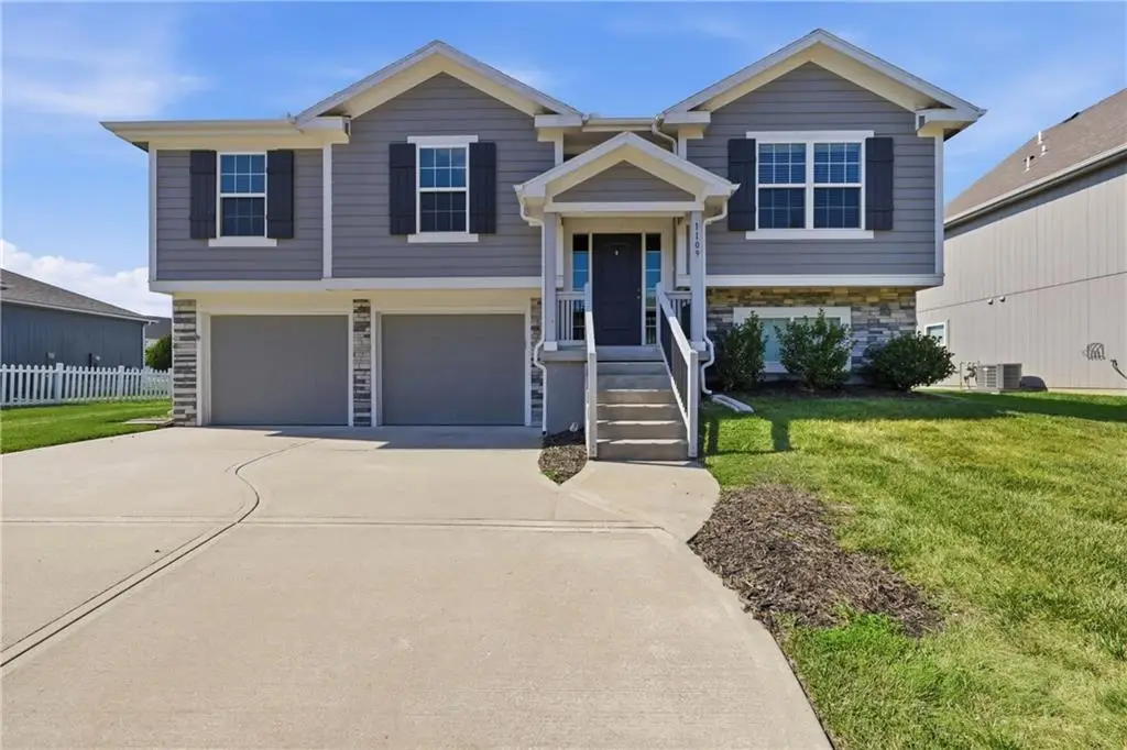 1109 SW Arborway Drive, Lees Summit, MO 64082 - #1