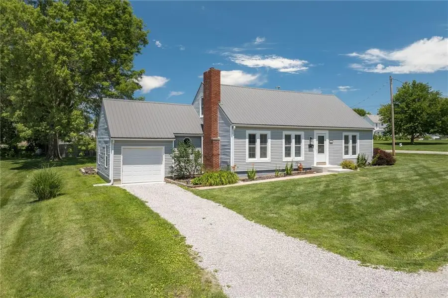 109 E Chestnut Street, Hamilton, MO 64644 - #2