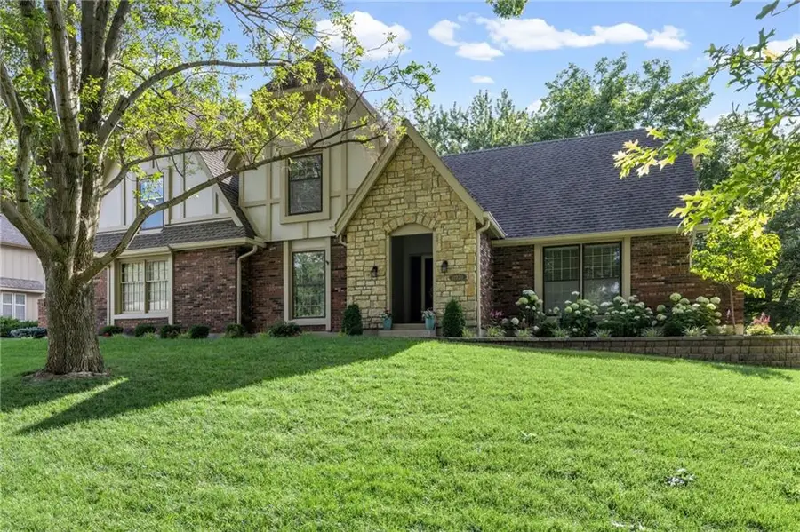 11920 Windsor Drive, Leawood, KS 66209 - #2