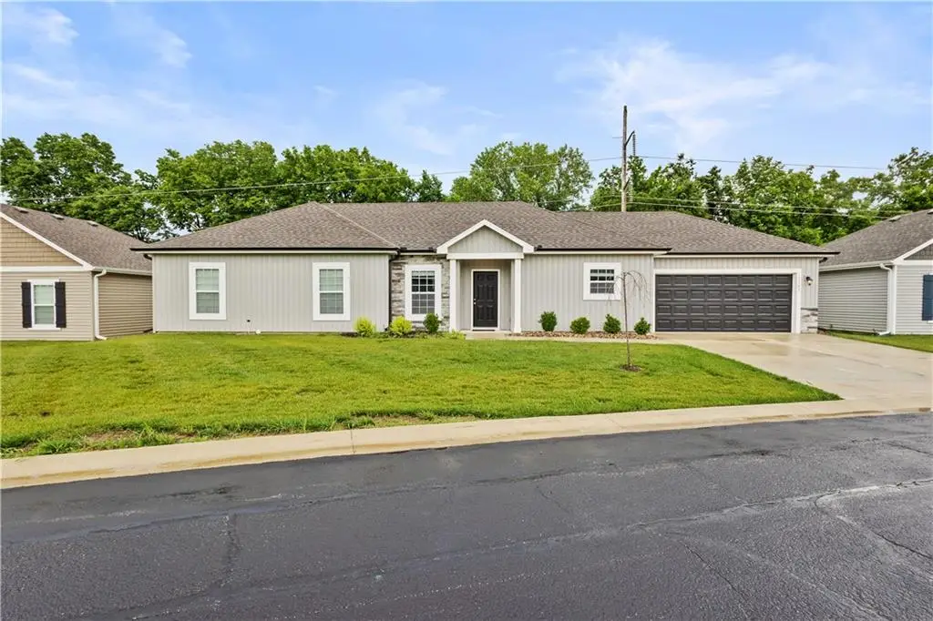 12347 N Shannon Avenue, Kansas City, MO 64163 - #1