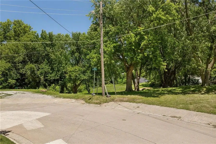 325 A Street, Saint Joseph, MO 64501 - #2