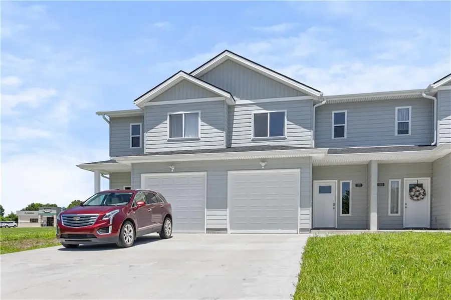 1512 W 32nd Street, Sedalia, MO 65301 - #2