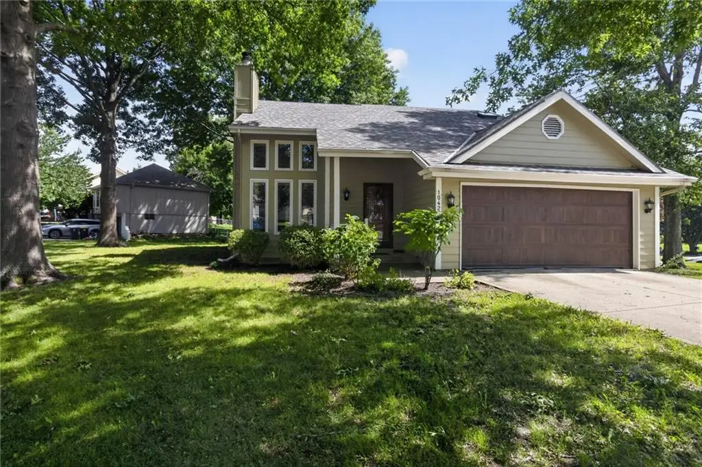 10425 N Campbell Court, Kansas City, MO 64155 - #1