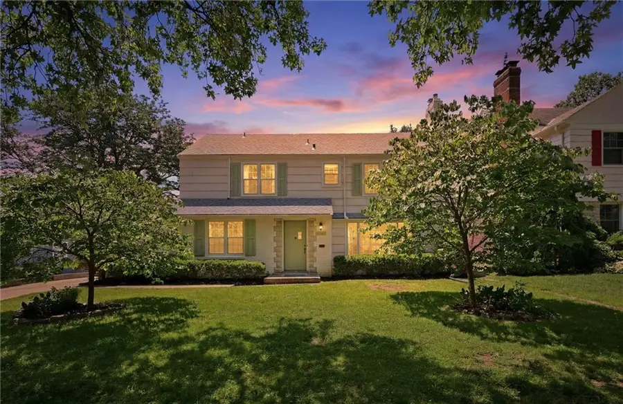 607 E 65th Street, Kansas City, MO 64131 - #2