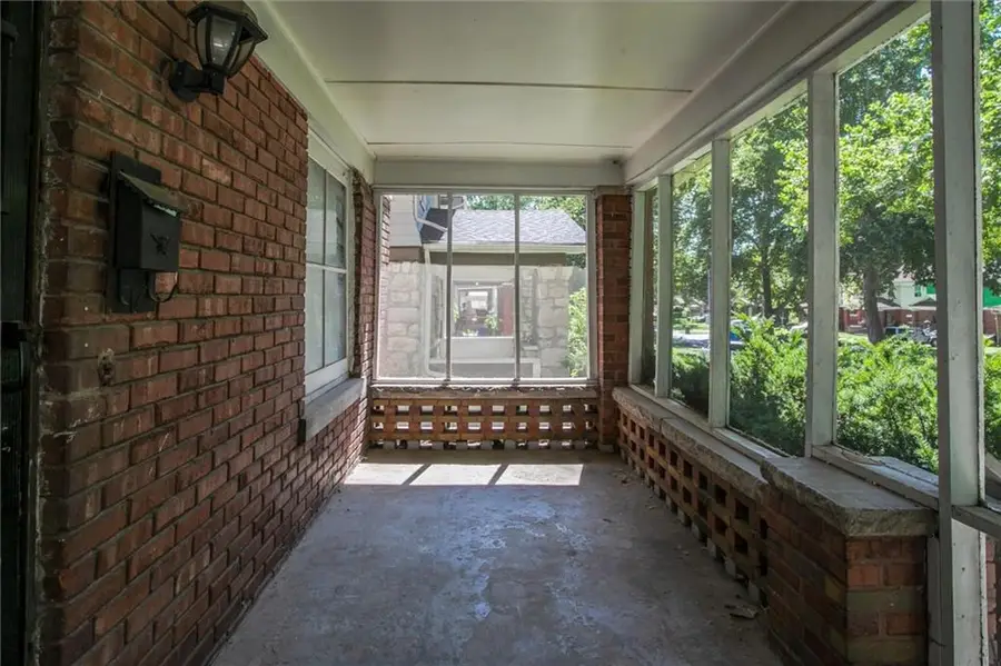 3222 E 28th Street, Kansas City, MO 64128 - #3