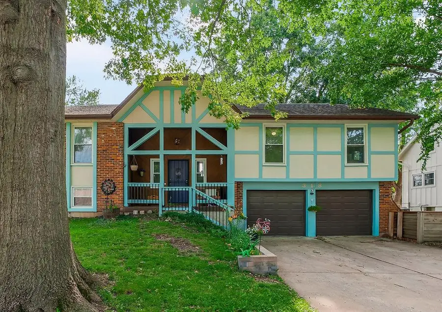 318 N Cherry Street, Gardner, KS 66030 - #2