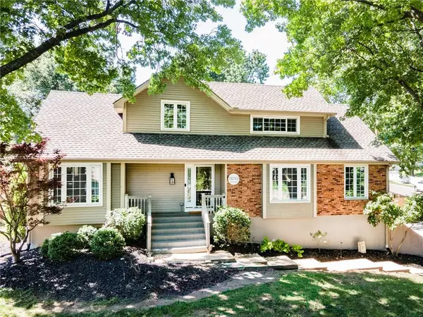 13293 W 112th Terrace, Overland Park, KS 66210