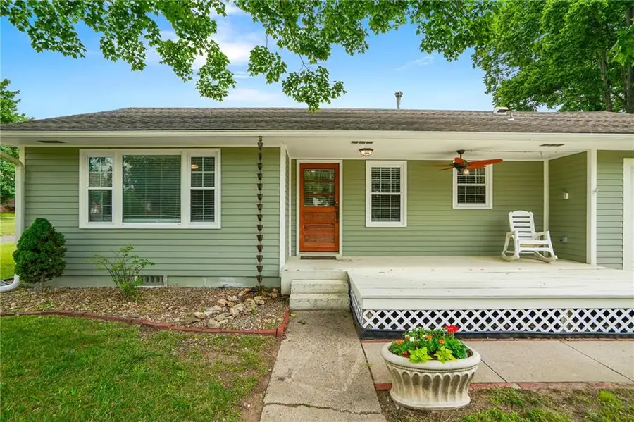302 E 7th Street, Eudora, KS 66025 - #3