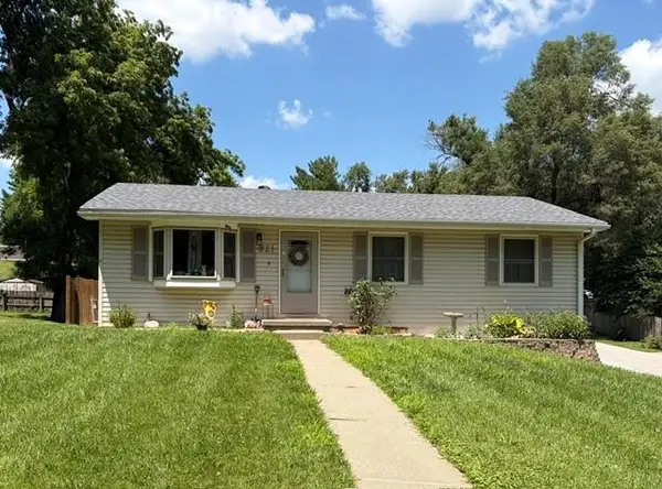 921 E Buddy Street, St Joseph, MO 64504