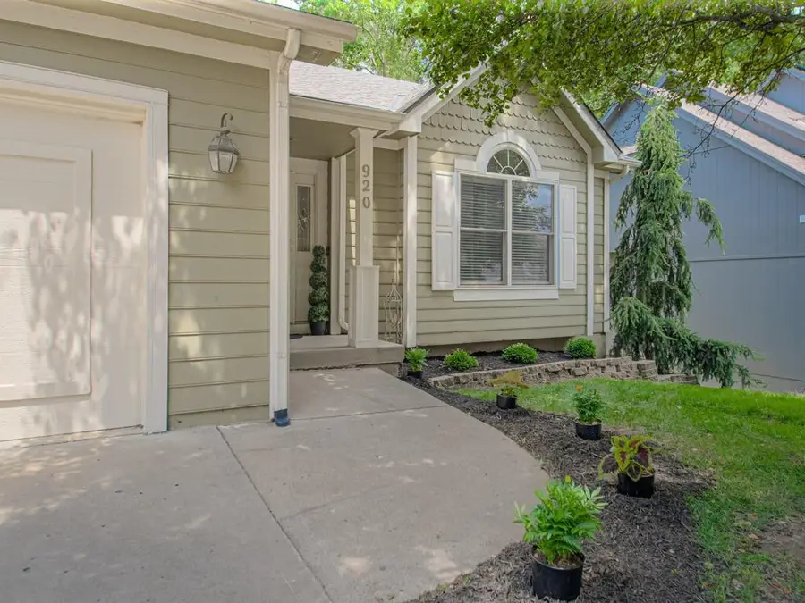 920 NE 102nd Street, Kansas City, MO 64155 - #2