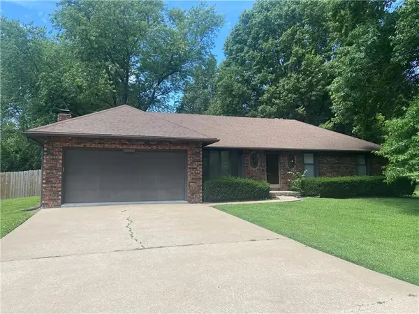 3313 Pickett Road, St Joseph, MO 64503