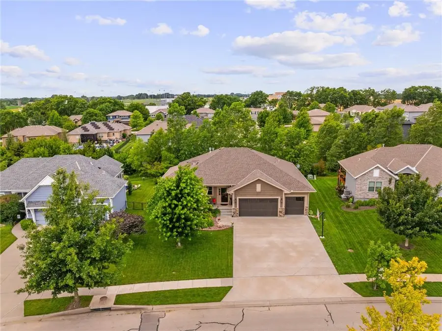 19736 Norton Street, Spring Hill, KS 66083 - #2