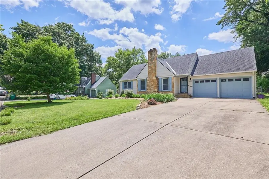 4401 W 53rd Terrace, Roeland Park, KS 66205 - #3