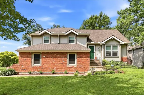 1845 E 152nd Court, Olathe, KS 66062