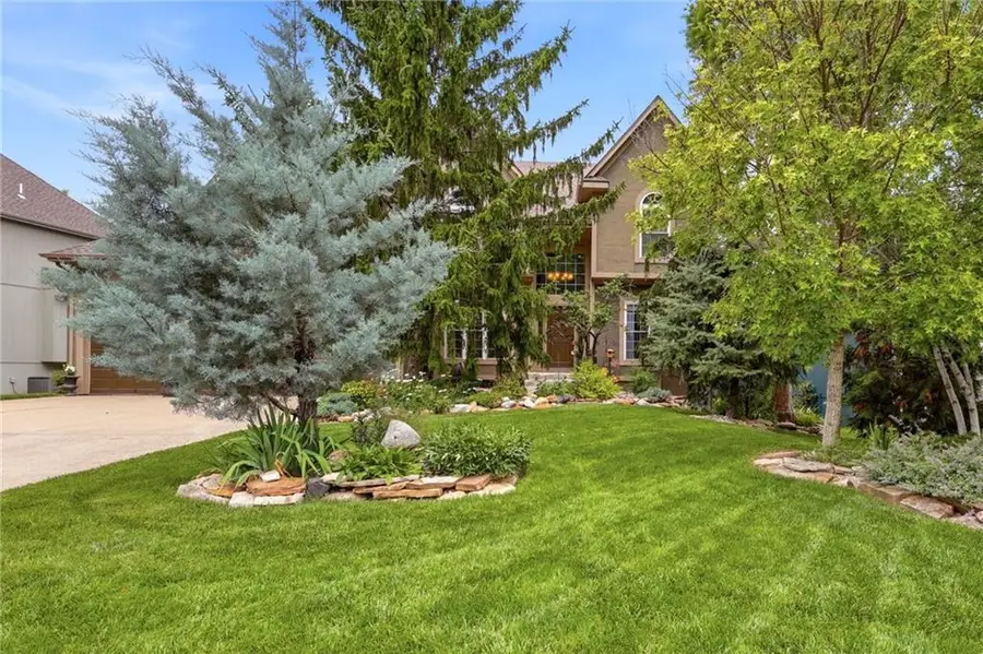 23536 W 73rd Terrace, Shawnee, KS 66227 - #2