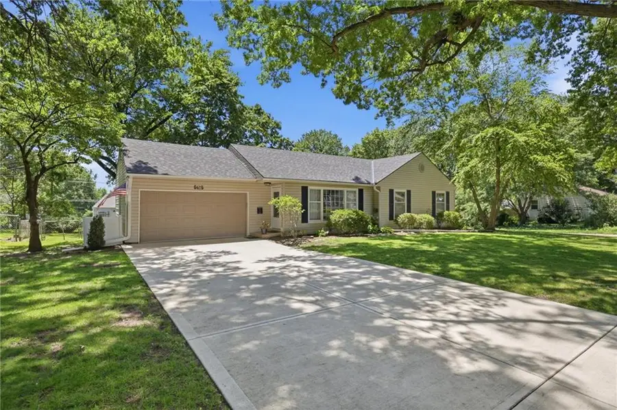 5615 W 70th Terrace, Prairie Village, KS 66208 - #3