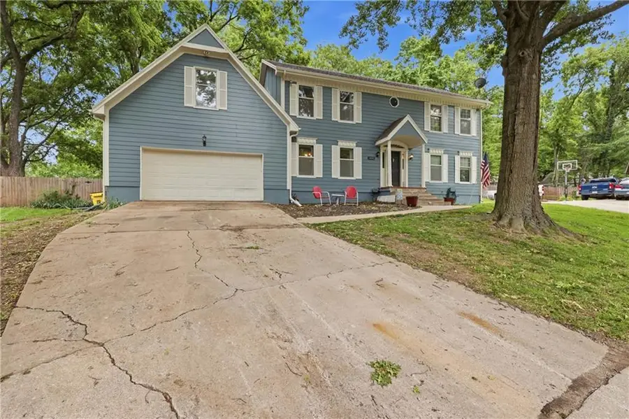 1402 NW Weatherstone Lane, Blue Springs, MO 64015 - #2
