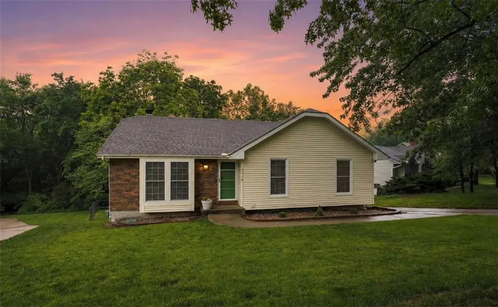 7114 NW Rhode Avenue, Kansas City, MO 64152 - #1