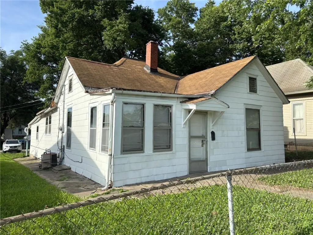 1011 5th Avenue, Saint Joseph, MO 64505 - #1