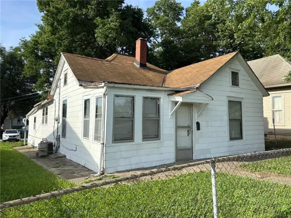 1011 5th Avenue, St Joseph, MO 64505
