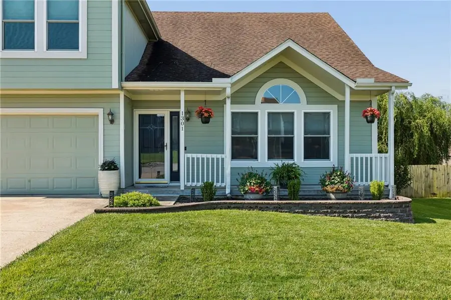 1301 Bradford Drive, Greenwood, MO 64034 - #3