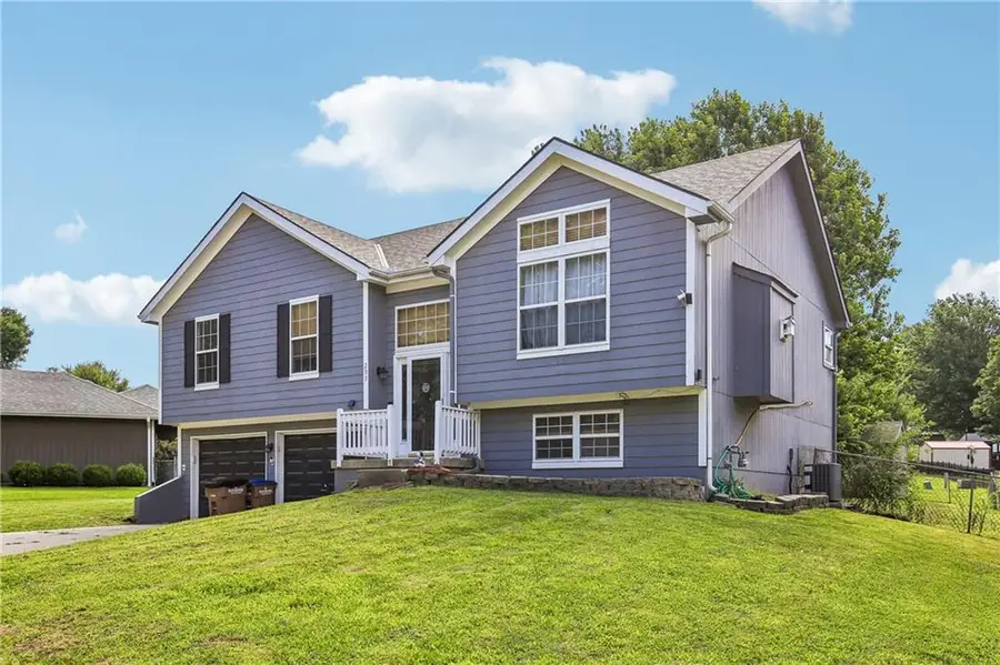 203 Broadmoor Drive, Raymore, MO 64083 - #2